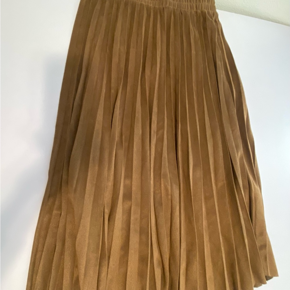 Elegant Tan Pleated Skirt